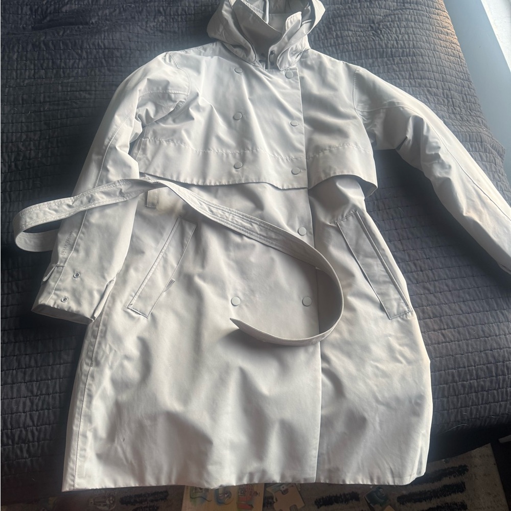 Elegant Women's Cream Trench Coat